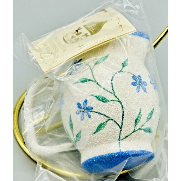 Patricia Breen Eight Maids Dairy 12 Days of Christmas Ornament 1997 3.5 inch - Picture 4 of 8